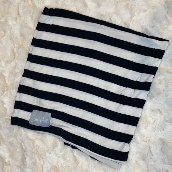 Cooper Pearl Multi-use Cover Nursing Car seat - Picture 4 of 5